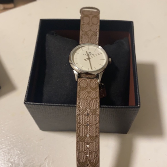 Coach C watch - Picture 3 of 3